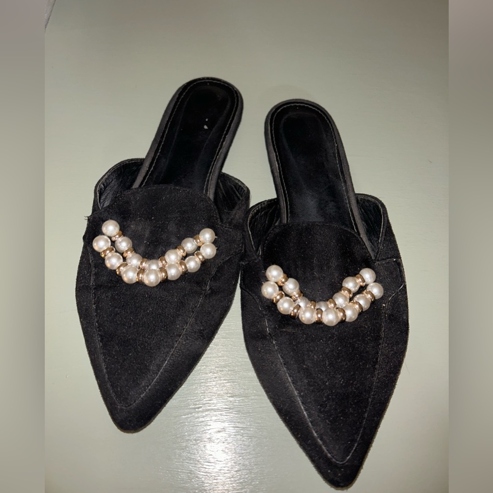 Mule Slip On w Faux Pearl Detail